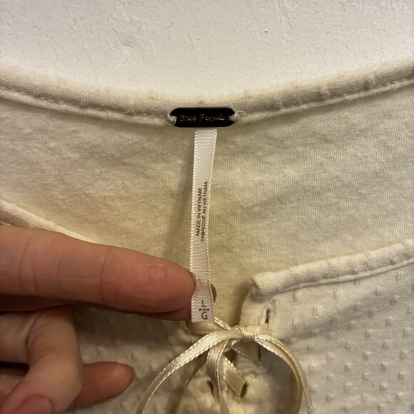 FREE PEOPLE Brunch Date Ivory Eyelet Lace Sleeve Blouse L Coquette Romantic Boho - Picture 4 of 11